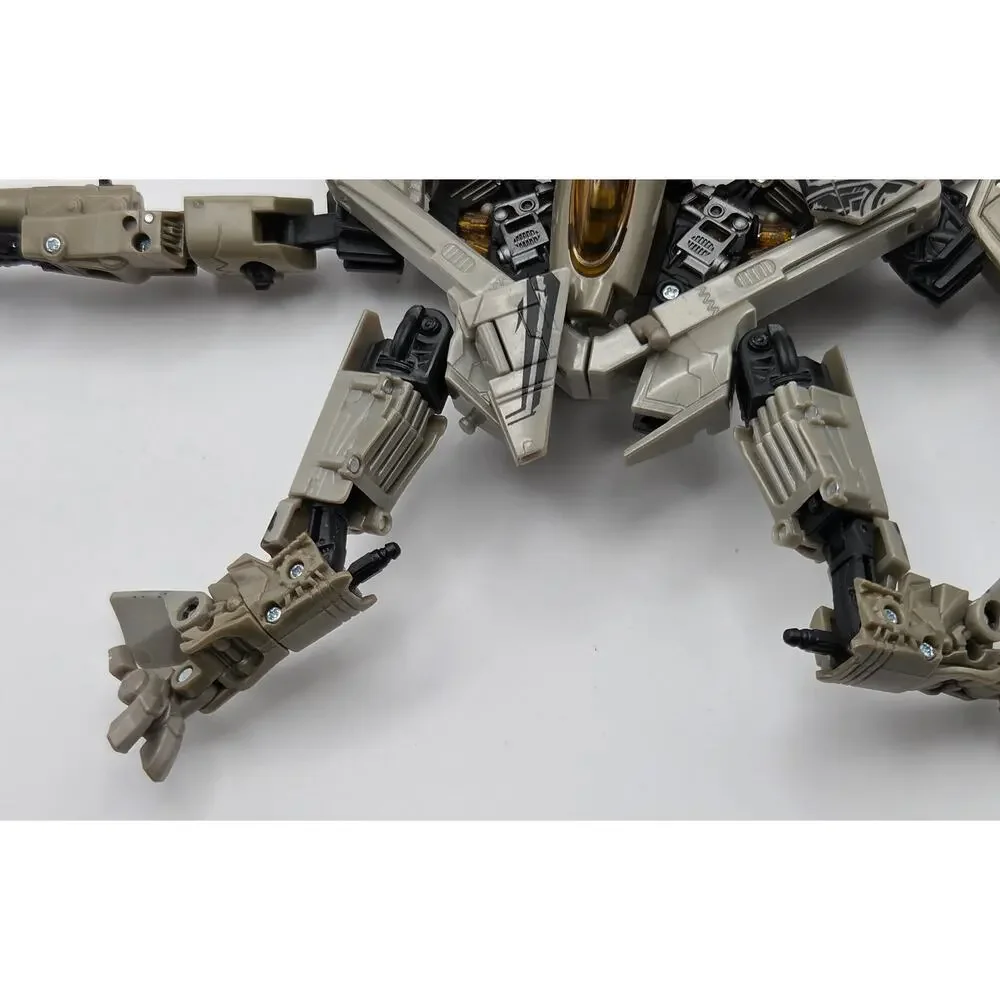Transformers Revenge Of The Fallen Voyager Class Starscream 8